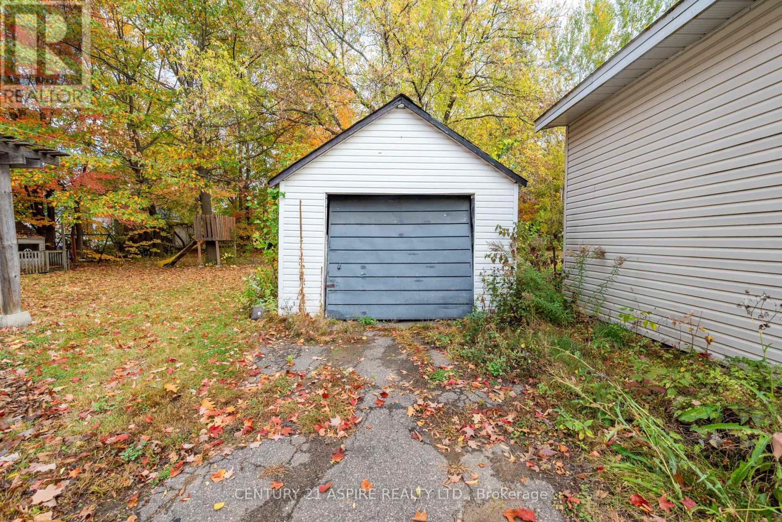 535 Mcgee Street, Pembroke, Ontario  K8A 6E3 - Photo 5 - X12454589