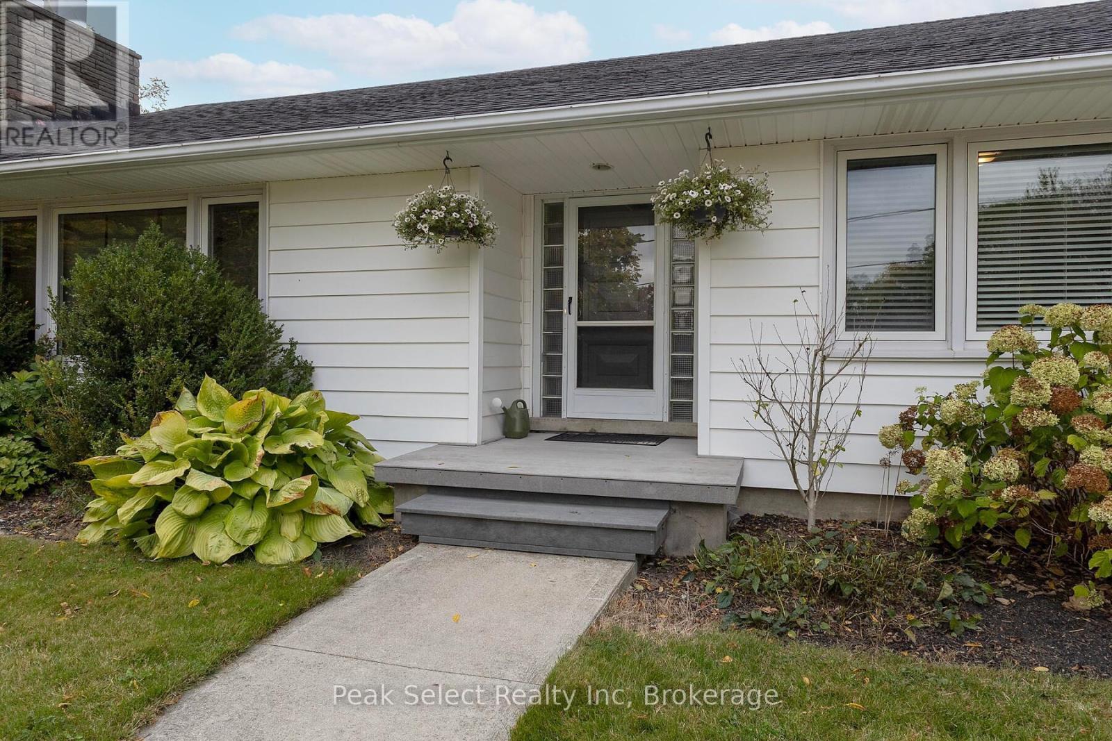 72 Carrall Street, St. Marys, Ontario  N4X 1C8 - Photo 5 - X12454441