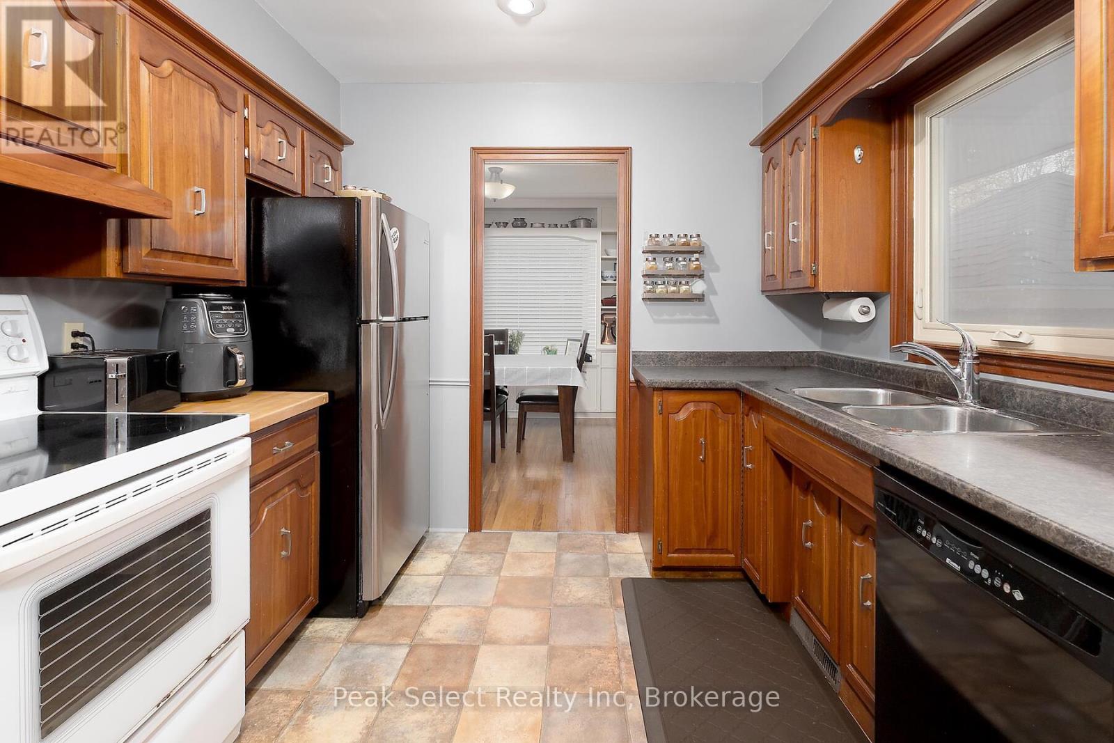 72 Carrall Street, St. Marys, Ontario  N4X 1C8 - Photo 15 - X12454441