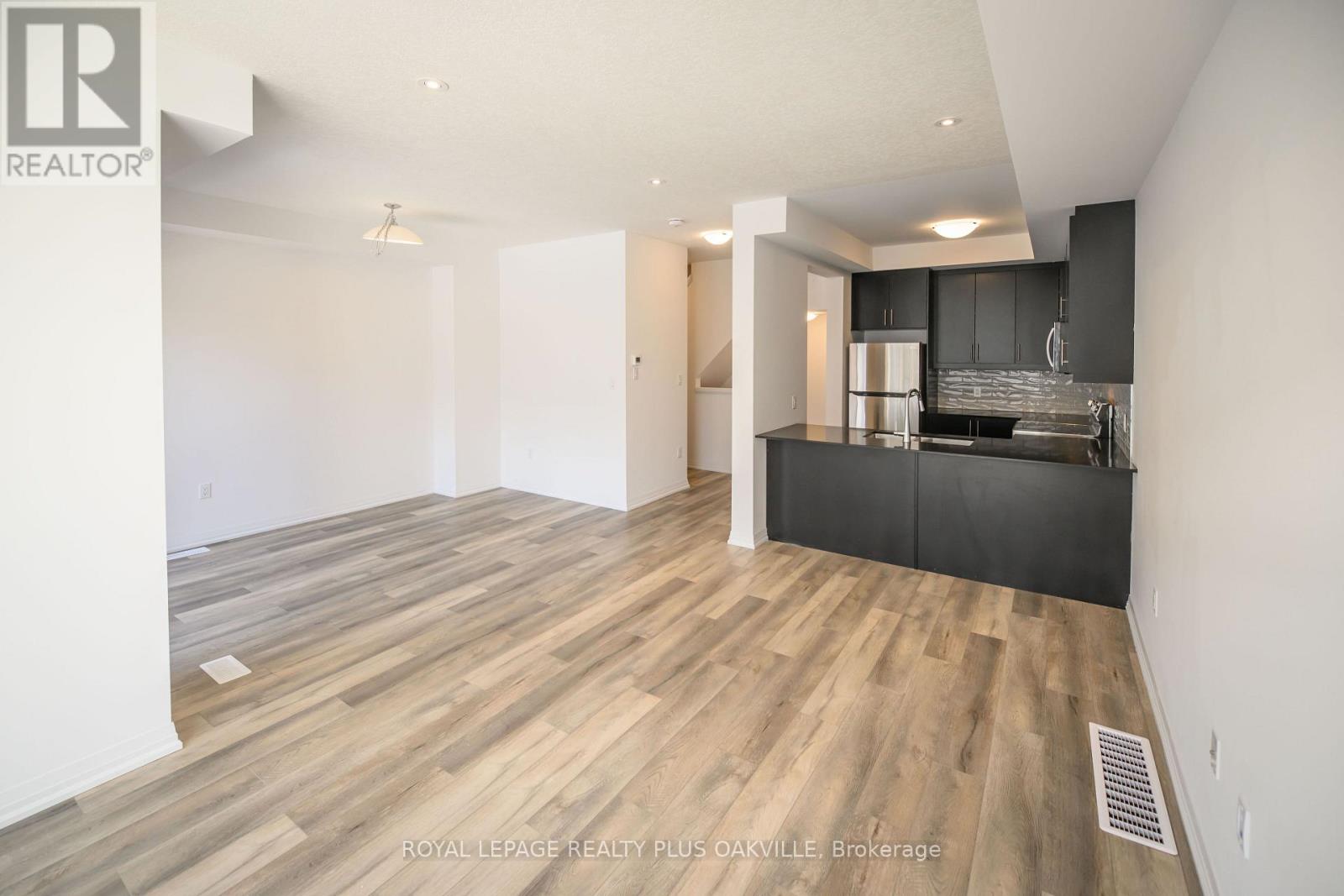 116 - 61 Soho Street, Hamilton, Ontario  L8J 0M6 - Photo 8 - X12454385