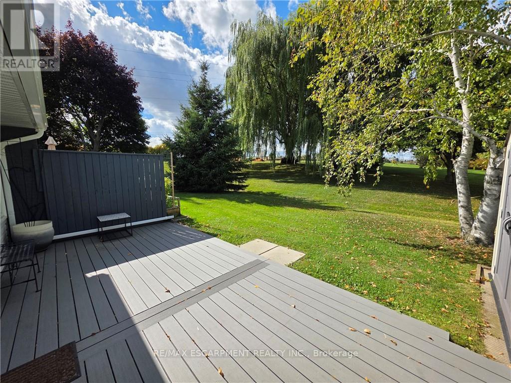 69 Gates Lane, Hamilton, Ontario  L9B 1T8 - Photo 15 - X12454388