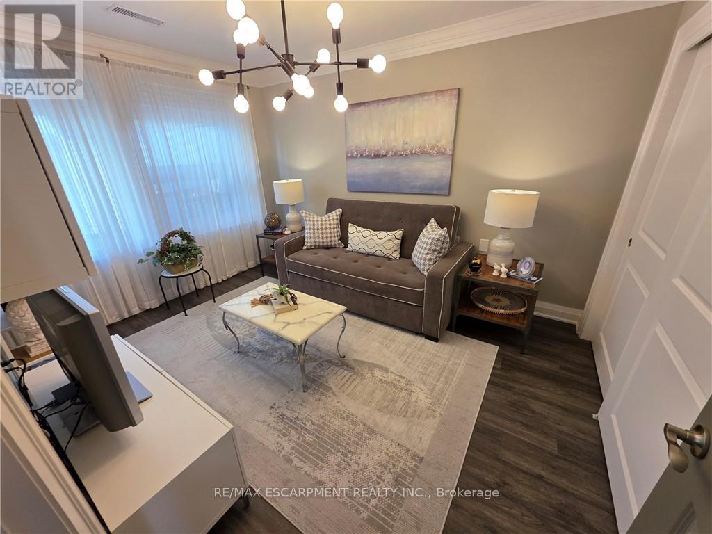 69 Gates Lane, Hamilton, Ontario  L9B 1T8 - Photo 7 - X12454388