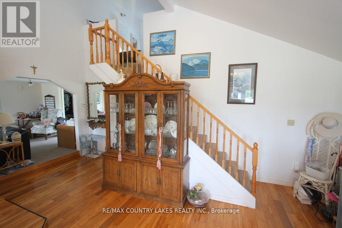 262 Mcguire Beach Road, Kawartha Lakes, Ontario  K0M 2B0 - Photo 12 - X12454391
