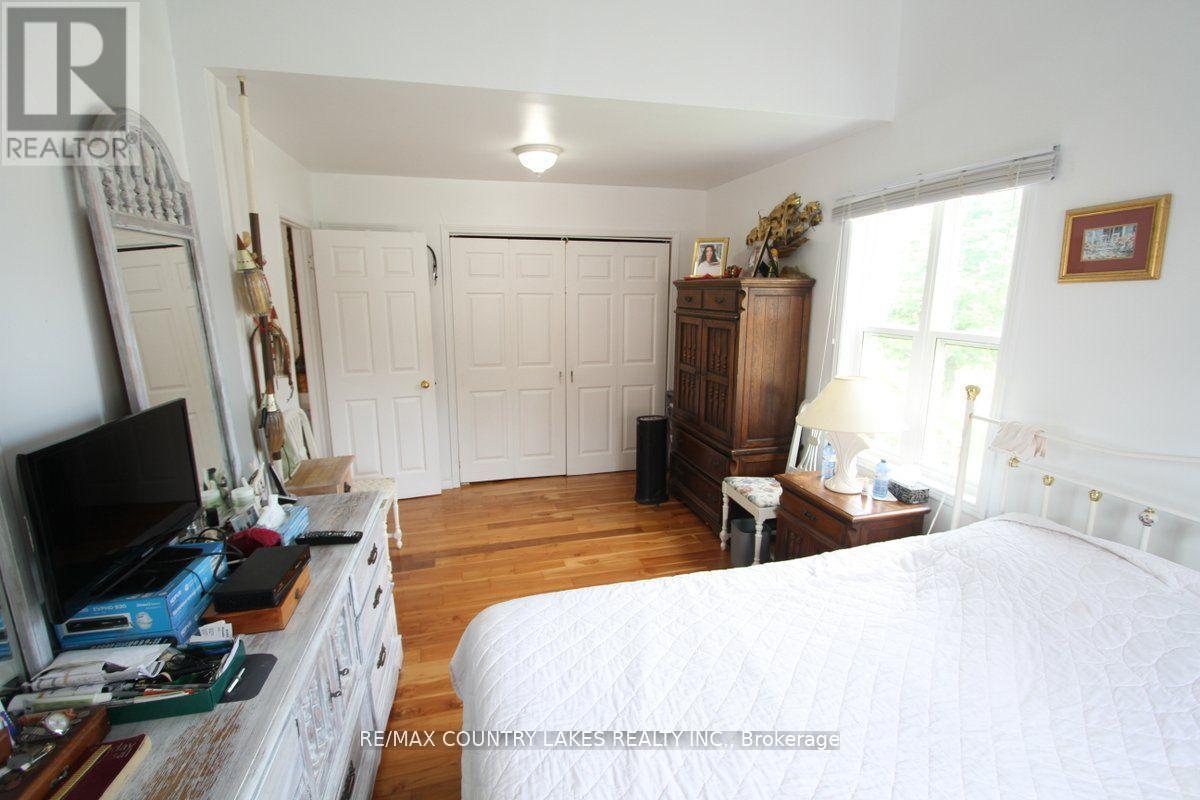 262 Mcguire Beach Road, Kawartha Lakes, Ontario  K0M 2B0 - Photo 14 - X12454391
