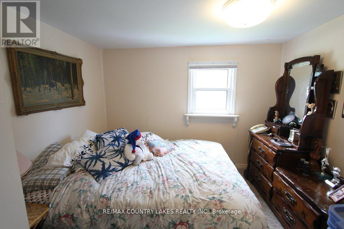 262 Mcguire Beach Road, Kawartha Lakes, Ontario  K0M 2B0 - Photo 15 - X12454391