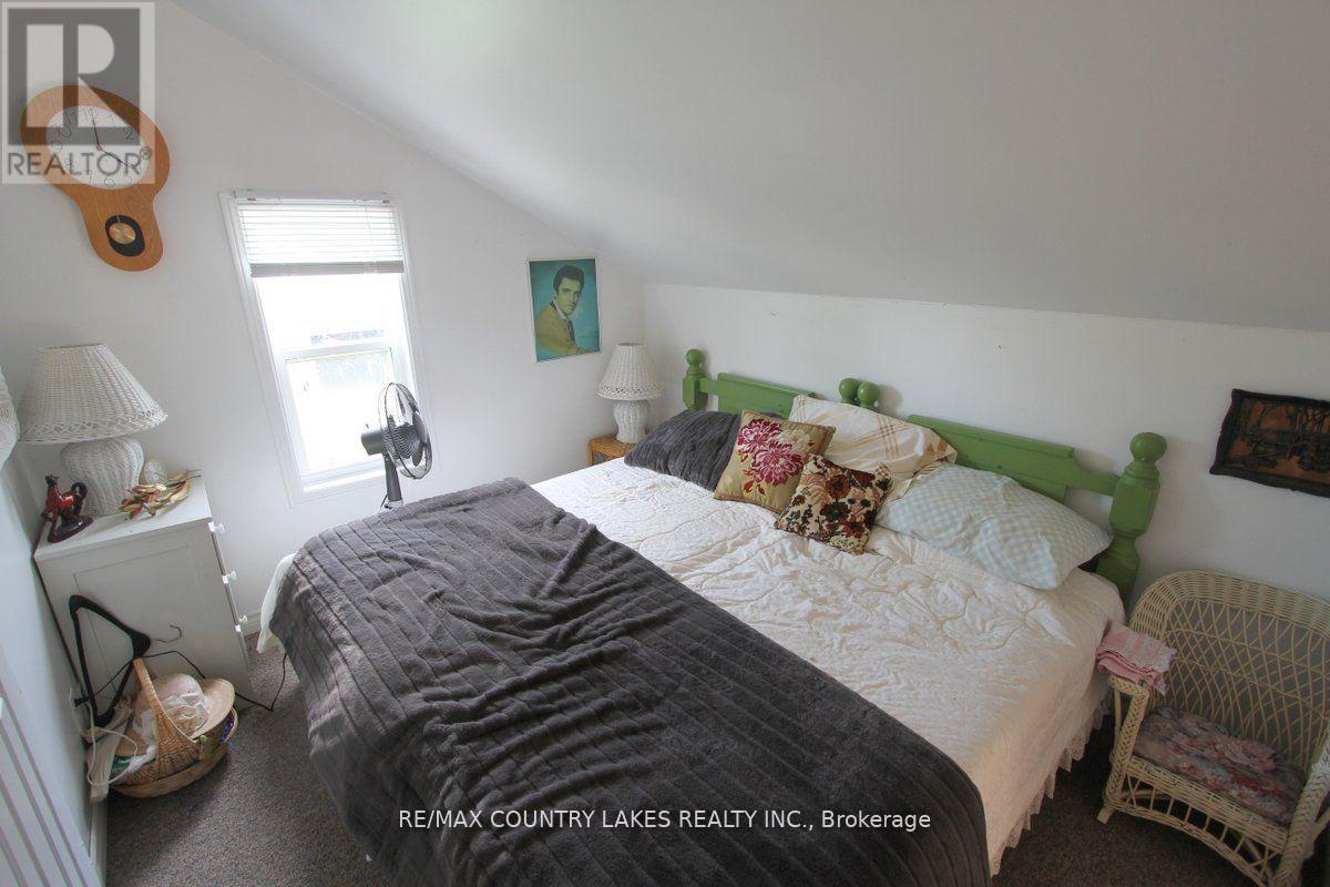 262 Mcguire Beach Road, Kawartha Lakes, Ontario  K0M 2B0 - Photo 16 - X12454391