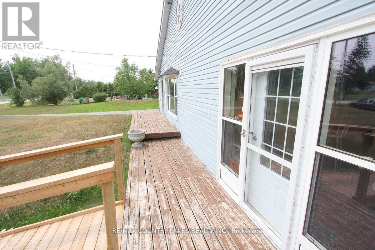 262 Mcguire Beach Road, Kawartha Lakes, Ontario  K0M 2B0 - Photo 4 - X12454391