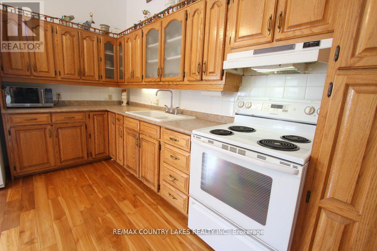 262 Mcguire Beach Road, Kawartha Lakes, Ontario  K0M 2B0 - Photo 7 - X12454391