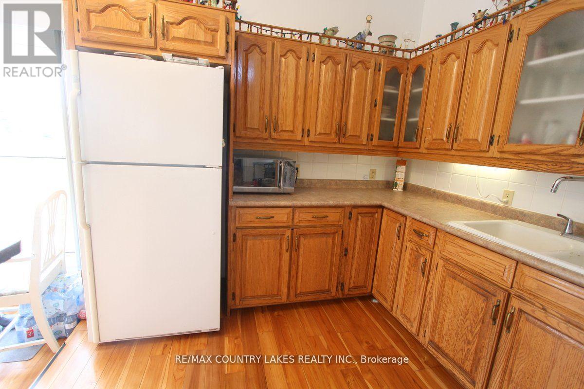 262 Mcguire Beach Road, Kawartha Lakes, Ontario  K0M 2B0 - Photo 9 - X12454391