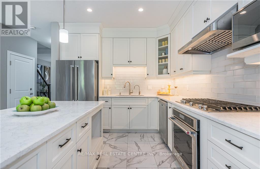 Upper - 152 Dallan Drive, Guelph, Ontario  N1L 0N2 - Photo 11 - X12454408