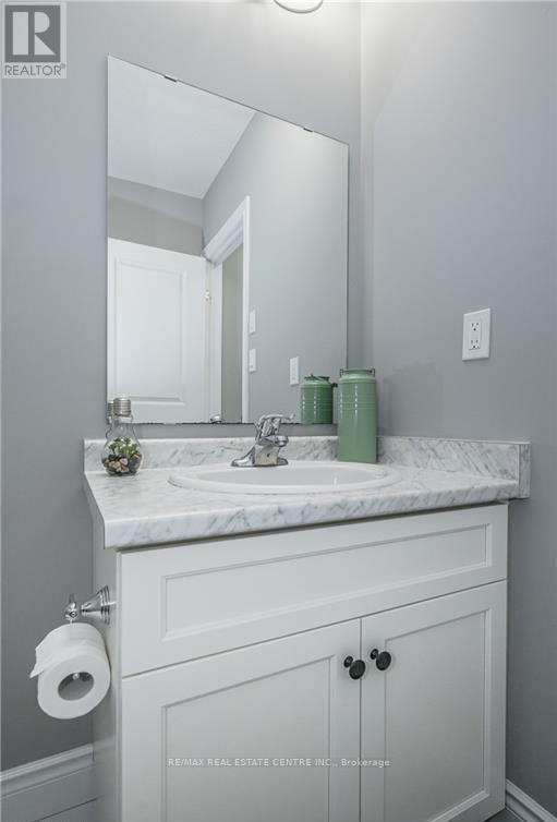 Upper - 152 Dallan Drive, Guelph, Ontario  N1L 0N2 - Photo 13 - X12454408