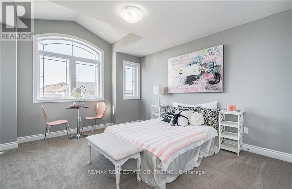Upper - 152 Dallan Drive, Guelph, Ontario  N1L 0N2 - Photo 17 - X12454408