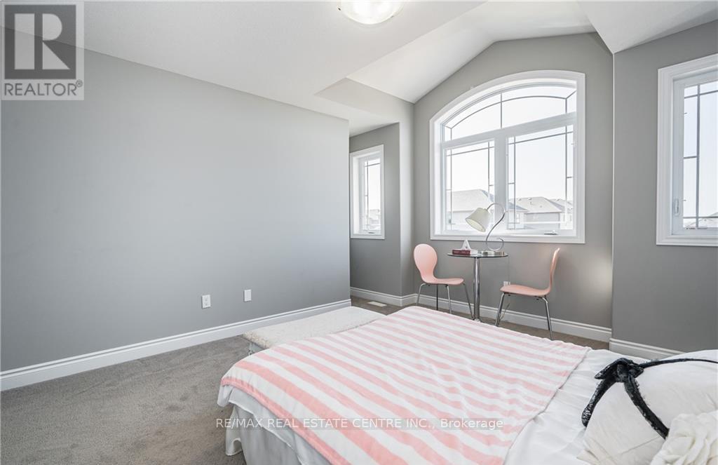 Upper - 152 Dallan Drive, Guelph, Ontario  N1L 0N2 - Photo 18 - X12454408