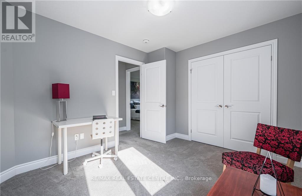 Upper - 152 Dallan Drive, Guelph, Ontario  N1L 0N2 - Photo 23 - X12454408