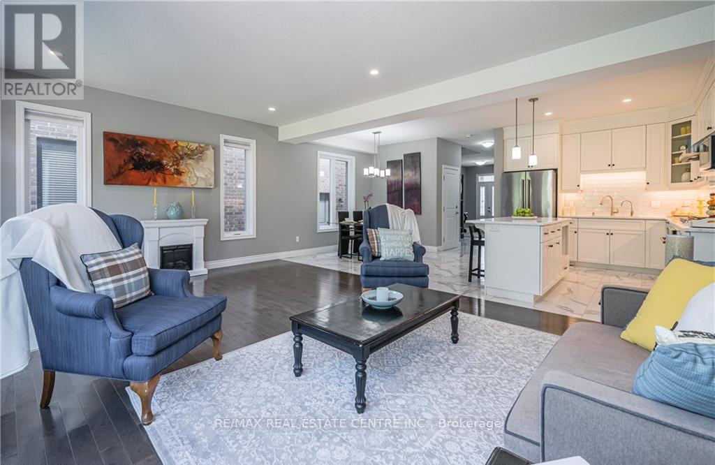 Upper - 152 Dallan Drive, Guelph, Ontario  N1L 0N2 - Photo 4 - X12454408