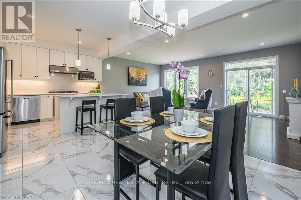 Upper - 152 Dallan Drive, Guelph, Ontario  N1L 0N2 - Photo 5 - X12454408