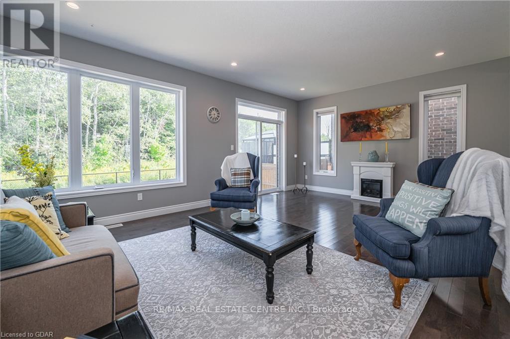 Upper - 152 Dallan Drive, Guelph, Ontario  N1L 0N2 - Photo 6 - X12454408