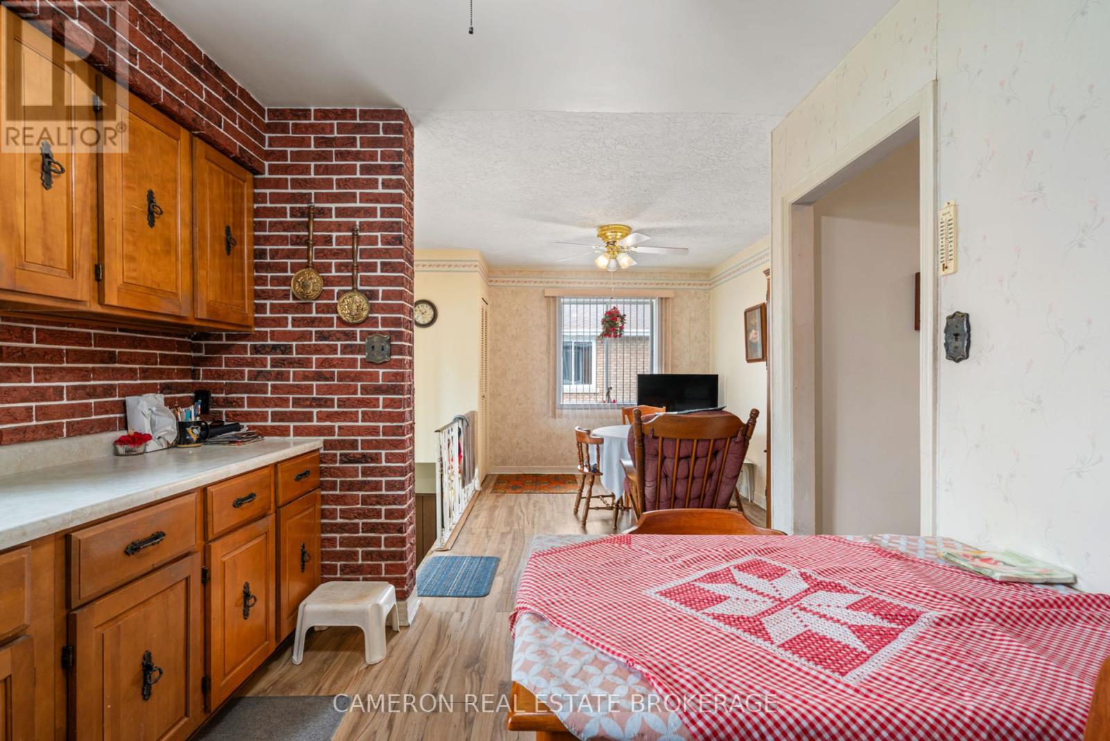 611 Carleton Street, Cornwall, Ontario  K6H 4Y4 - Photo 7 - X12453720