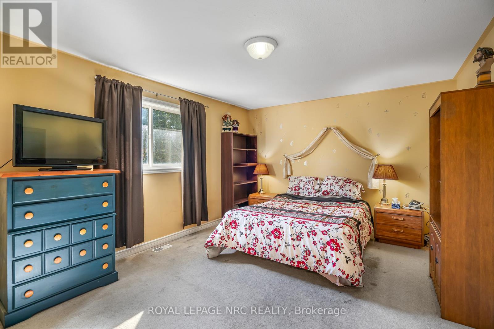 152 Larchwood Circle, Welland, Ontario  L3C 7L9 - Photo 12 - X12436002