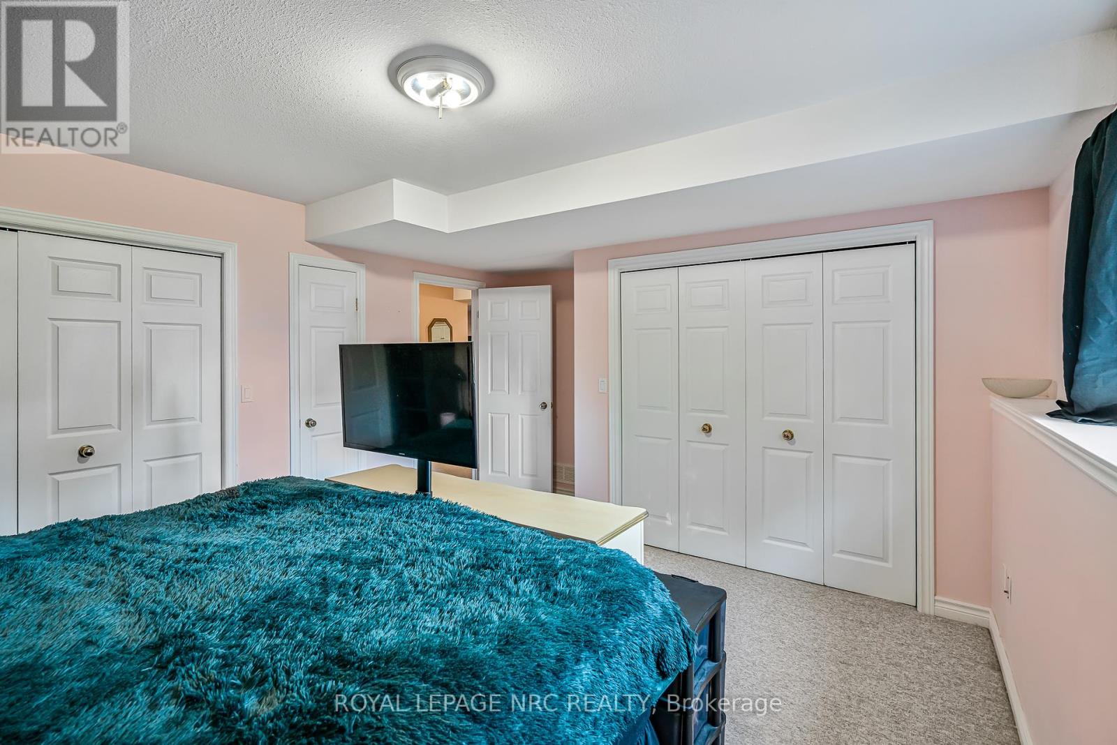 152 Larchwood Circle, Welland, Ontario  L3C 7L9 - Photo 24 - X12436002