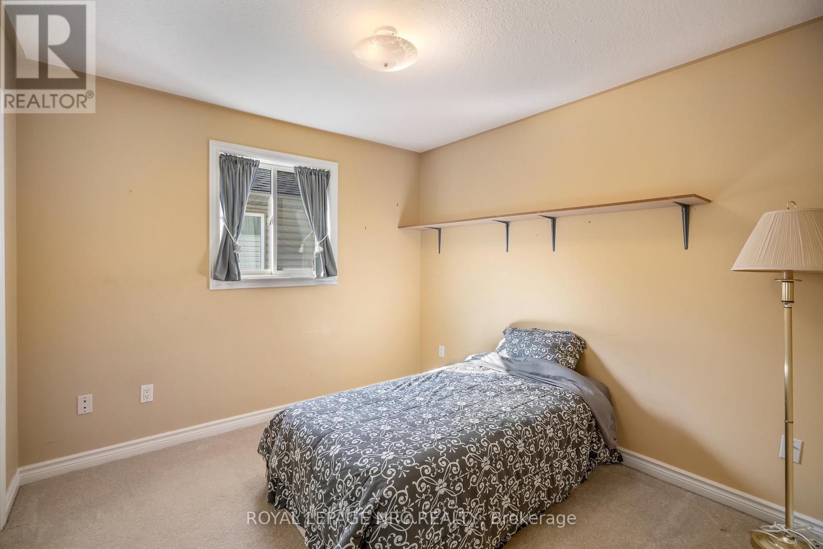 152 Larchwood Circle, Welland, Ontario  L3C 7L9 - Photo 15 - X12436002