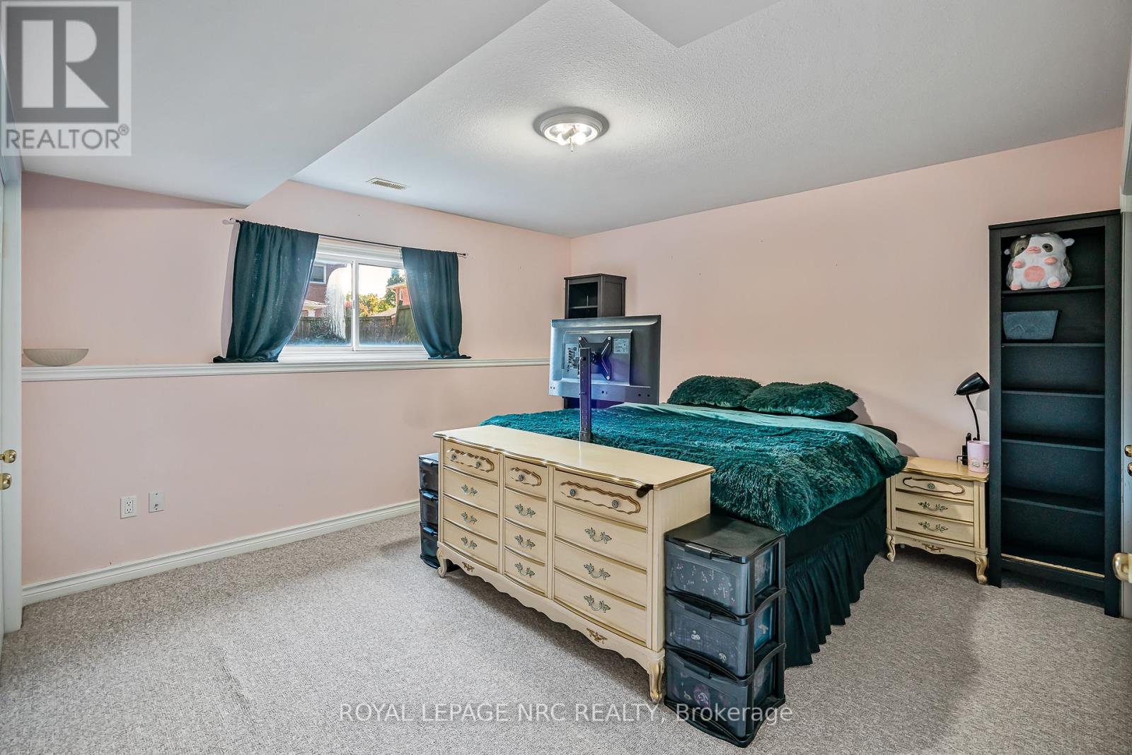 152 Larchwood Circle, Welland, Ontario  L3C 7L9 - Photo 23 - X12436002