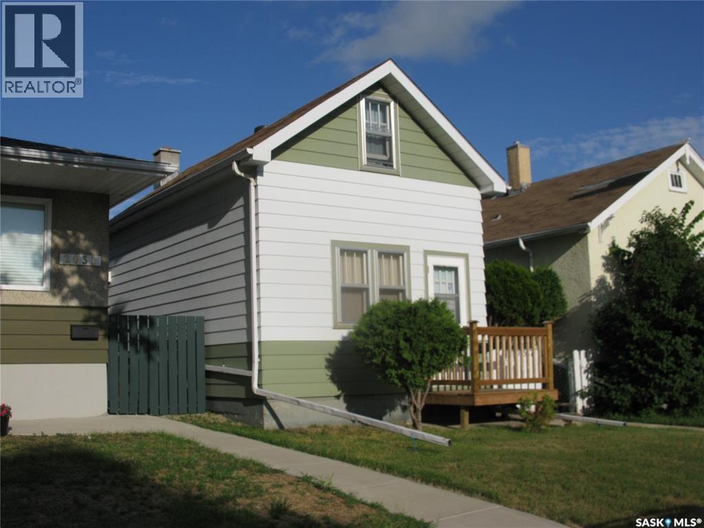 2037 Reynolds STREET, Regina, Saskatchewan