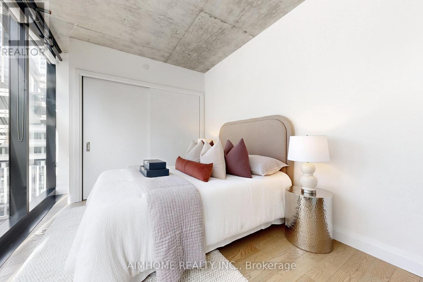 907 - 224 King Street W, Toronto, Ontario  M5H 0A6 - Photo 17 - C12454435