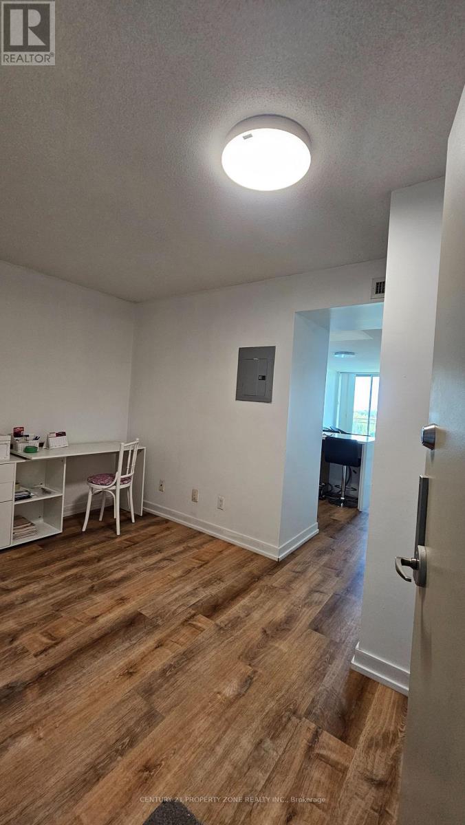 911 - 650 Queens Quay W, Toronto, Ontario  M5V 3N2 - Photo 3 - C12454451