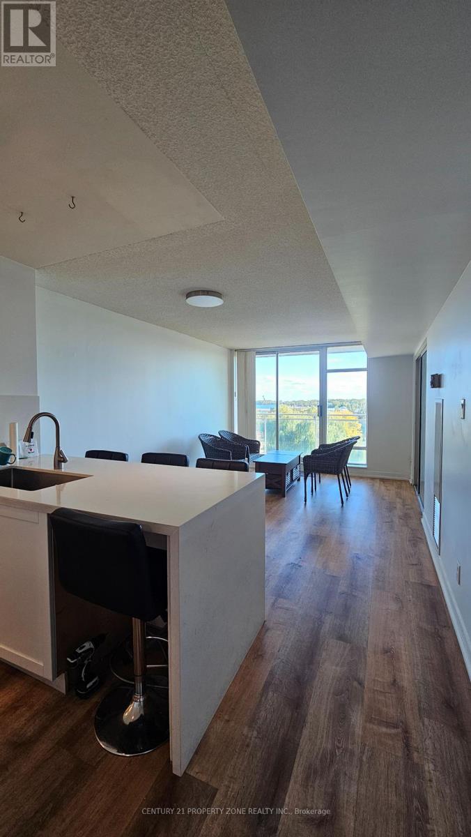 911 - 650 Queens Quay W, Toronto, Ontario  M5V 3N2 - Photo 5 - C12454451