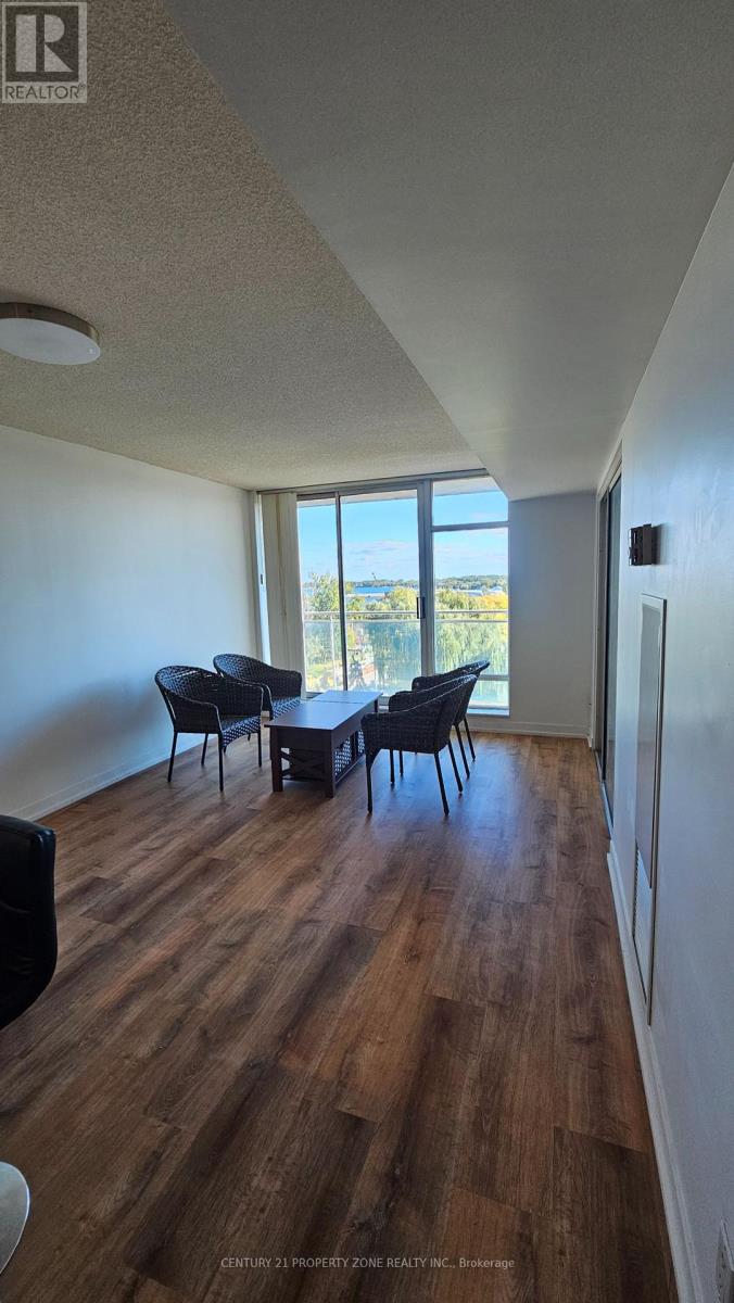 911 - 650 Queens Quay W, Toronto, Ontario  M5V 3N2 - Photo 6 - C12454451