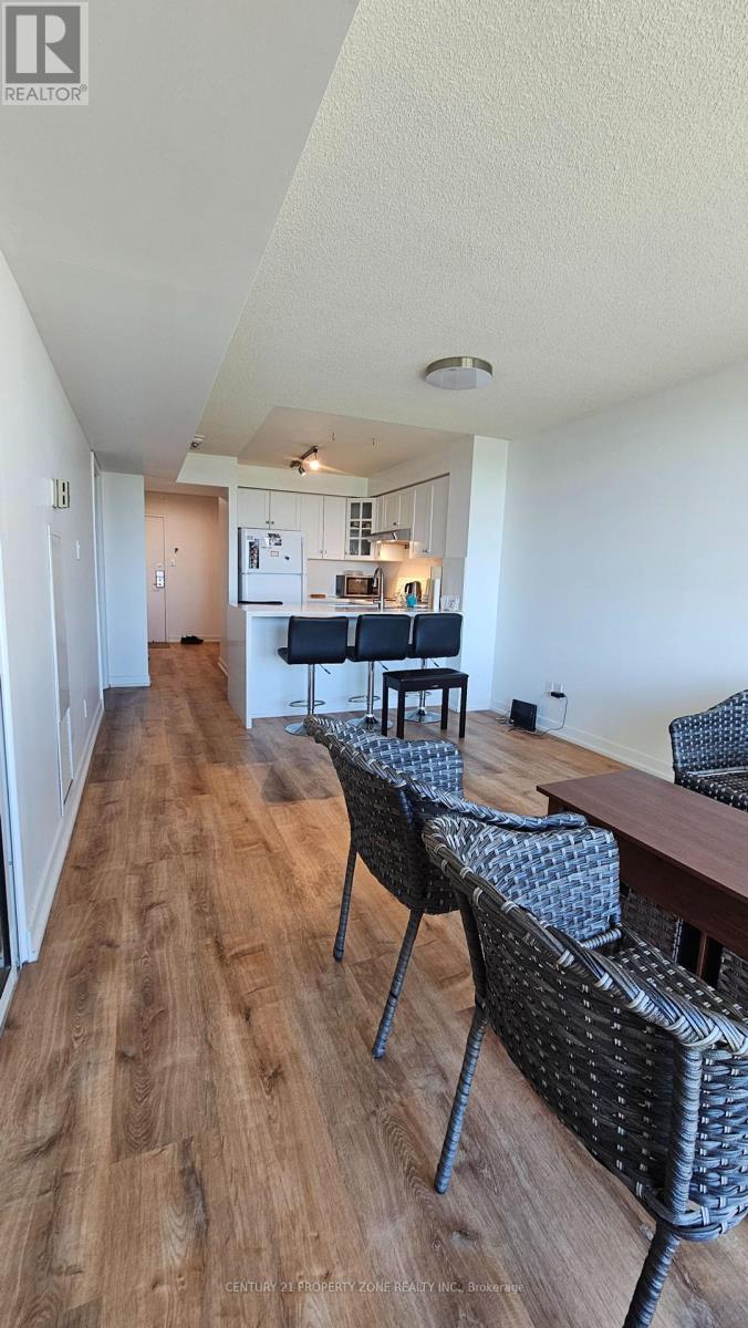 911 - 650 Queens Quay W, Toronto, Ontario  M5V 3N2 - Photo 7 - C12454451
