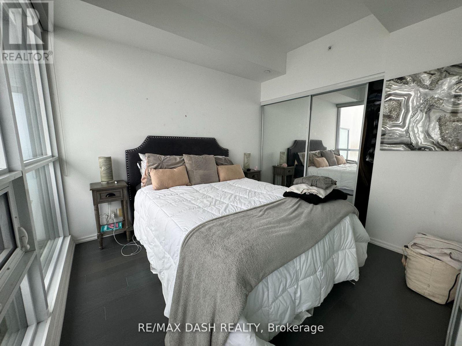 5310 - 70 Temperance Street, Toronto, Ontario  M5H 4E8 - Photo 2 - C12454459