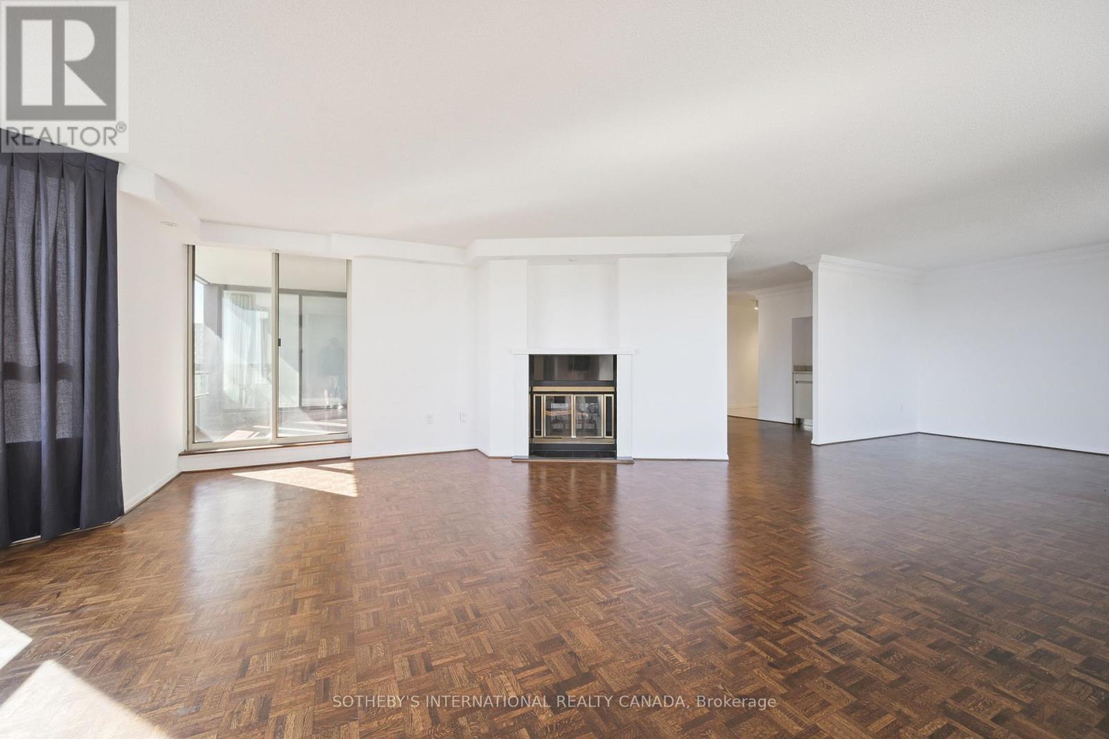 1104 - 130 Carlton Street, Toronto, Ontario  M5A 4K3 - Photo 10 - C12454512