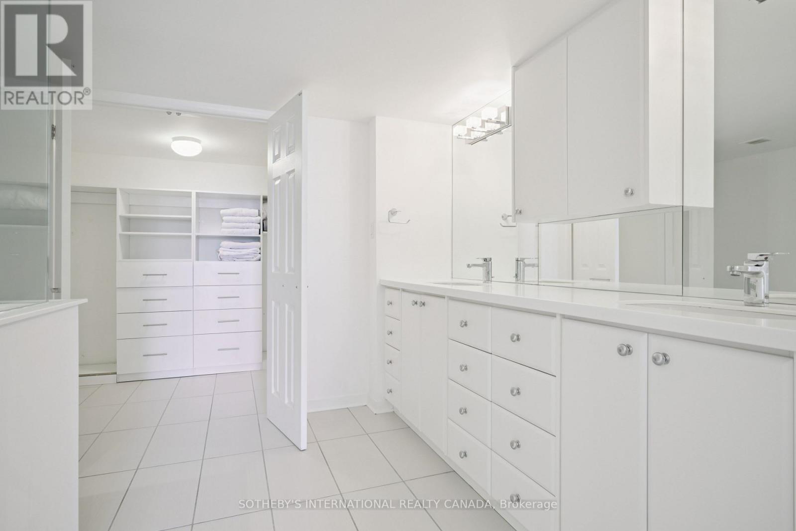 1104 - 130 Carlton Street, Toronto, Ontario  M5A 4K3 - Photo 17 - C12454512