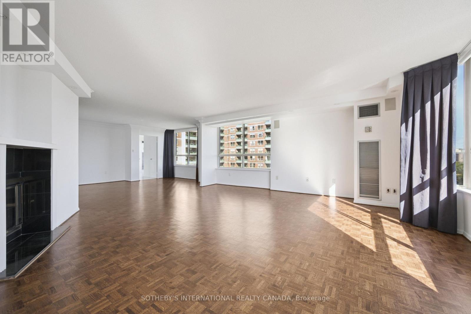 1104 - 130 Carlton Street, Toronto, Ontario  M5A 4K3 - Photo 7 - C12454512