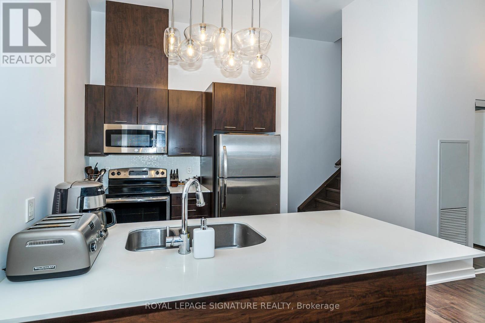 Th05 - 20 Bruyeres Mews, Toronto, Ontario  M5V 0G8 - Photo 10 - C12454520