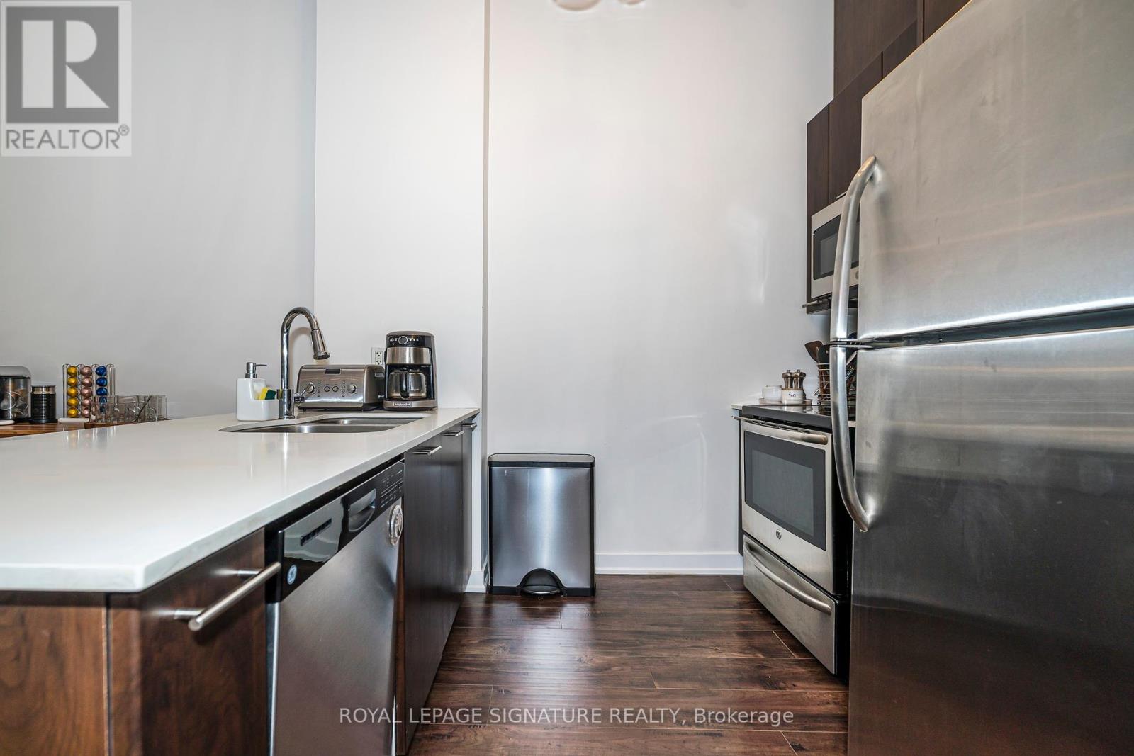Th05 - 20 Bruyeres Mews, Toronto, Ontario  M5V 0G8 - Photo 11 - C12454520
