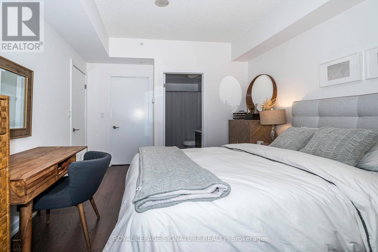 Th05 - 20 Bruyeres Mews, Toronto, Ontario  M5V 0G8 - Photo 13 - C12454520