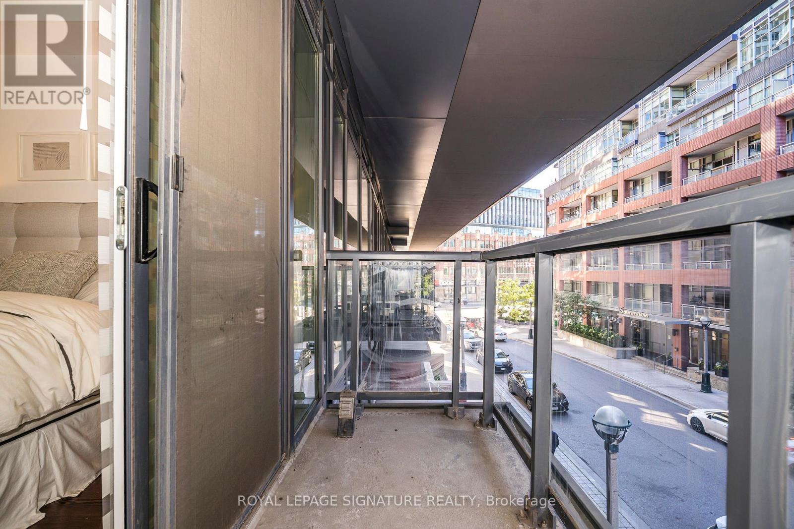 Th05 - 20 Bruyeres Mews, Toronto, Ontario  M5V 0G8 - Photo 16 - C12454520