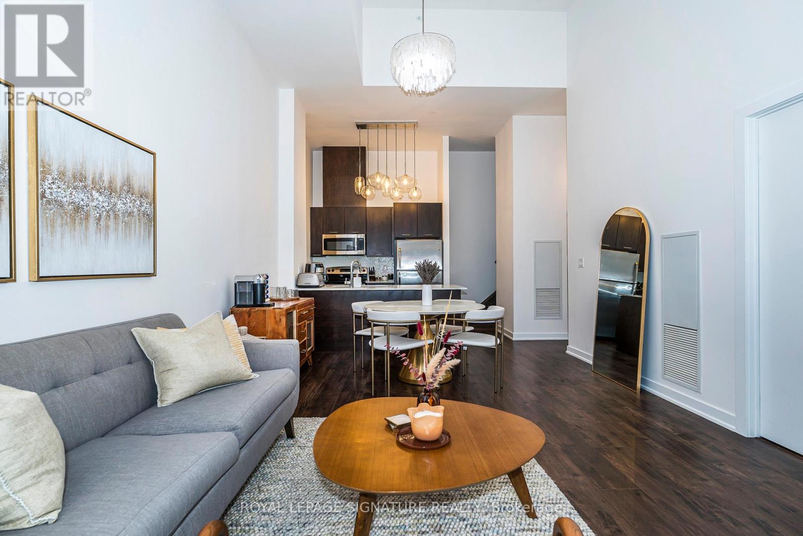 Th05 - 20 Bruyeres Mews, Toronto, Ontario  M5V 0G8 - Photo 5 - C12454520