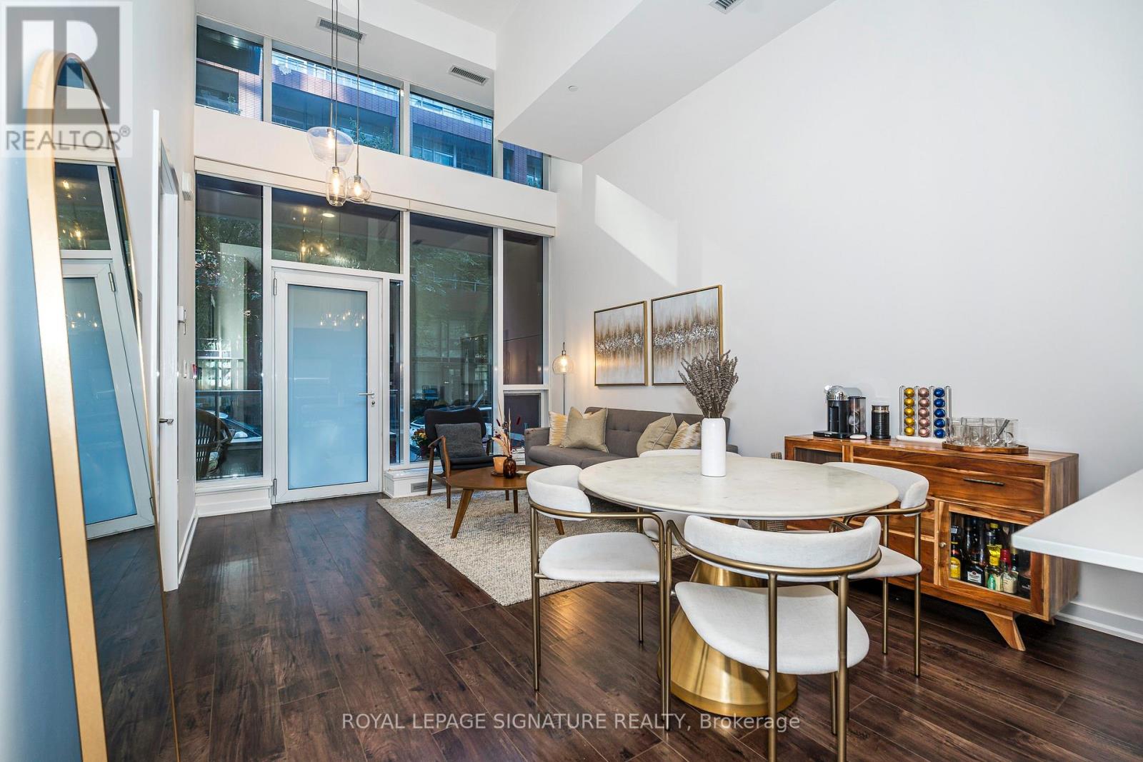 Th05 - 20 Bruyeres Mews, Toronto, Ontario  M5V 0G8 - Photo 7 - C12454520