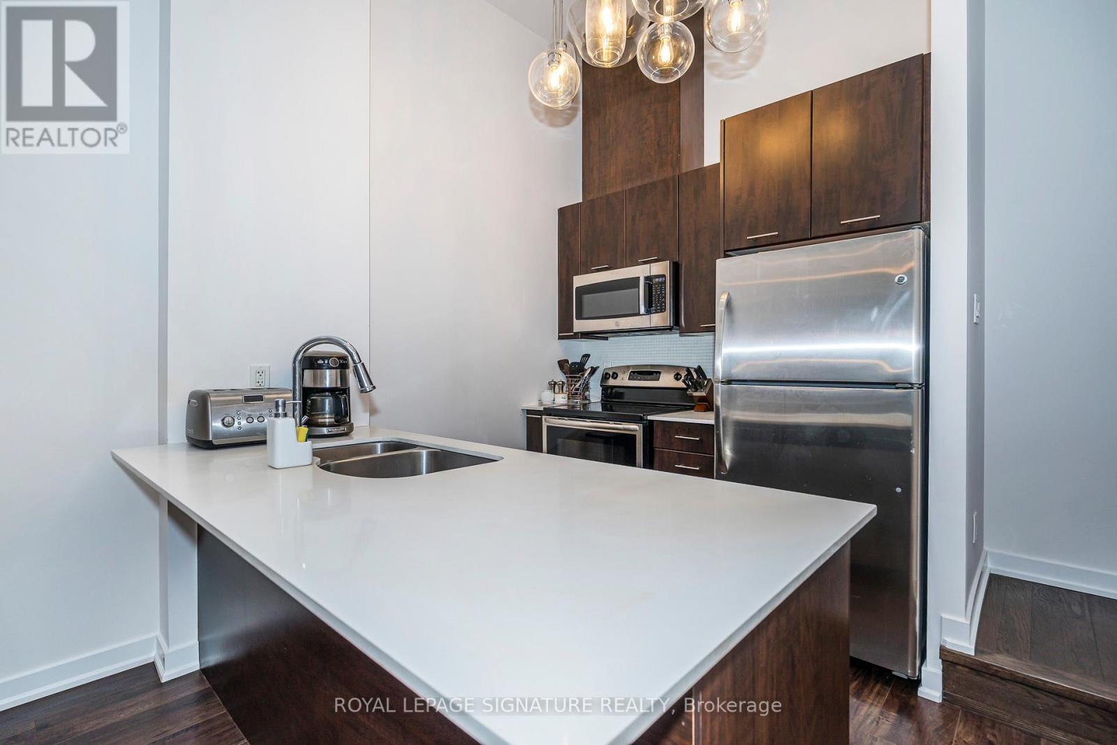 Th05 - 20 Bruyeres Mews, Toronto, Ontario  M5V 0G8 - Photo 9 - C12454520