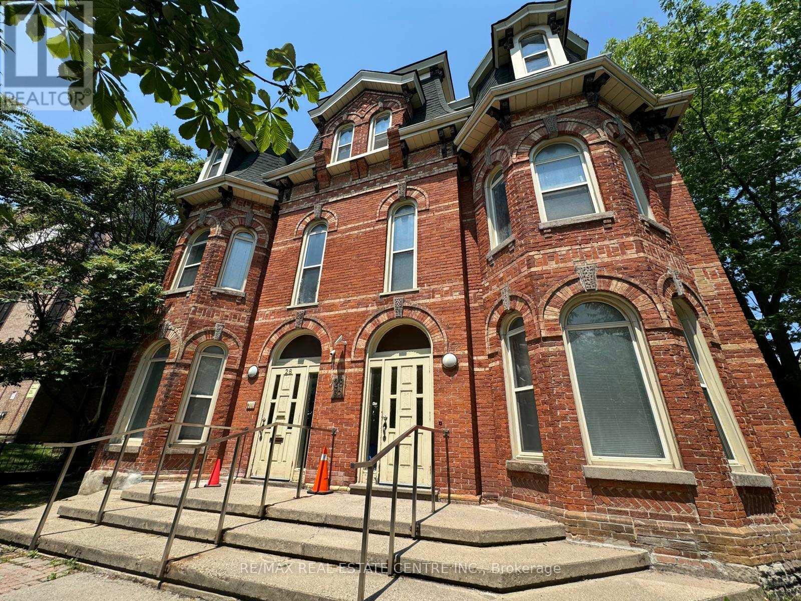 28 CECIL STREET, Toronto, Ontario