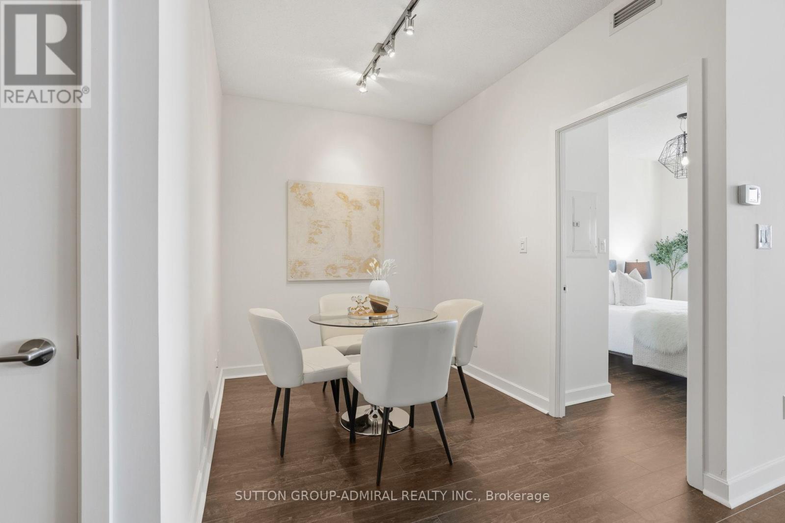 1810 - 33 Bay Street, Toronto, Ontario  M5J 2Z3 - Photo 14 - C12454565