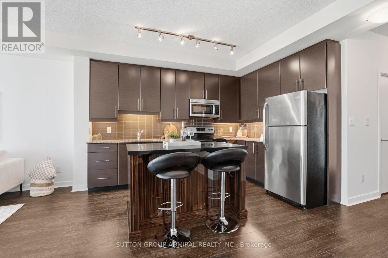 1810 - 33 Bay Street, Toronto, Ontario  M5J 2Z3 - Photo 5 - C12454565
