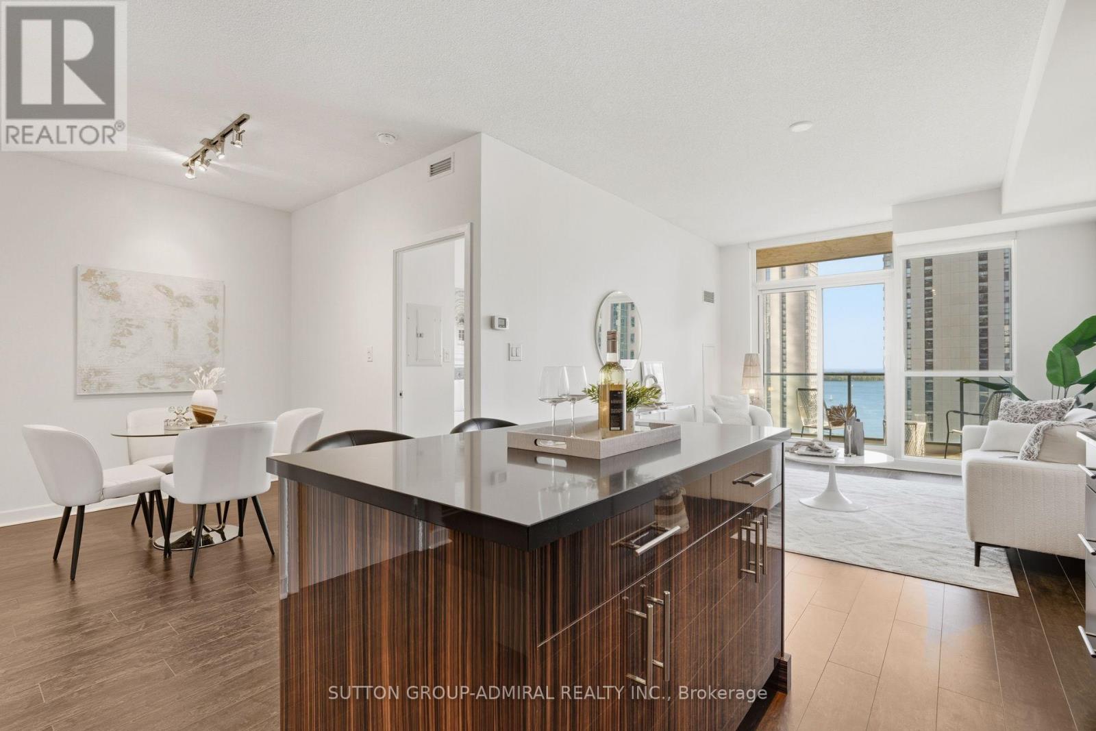 1810 - 33 Bay Street, Toronto, Ontario  M5J 2Z3 - Photo 6 - C12454565