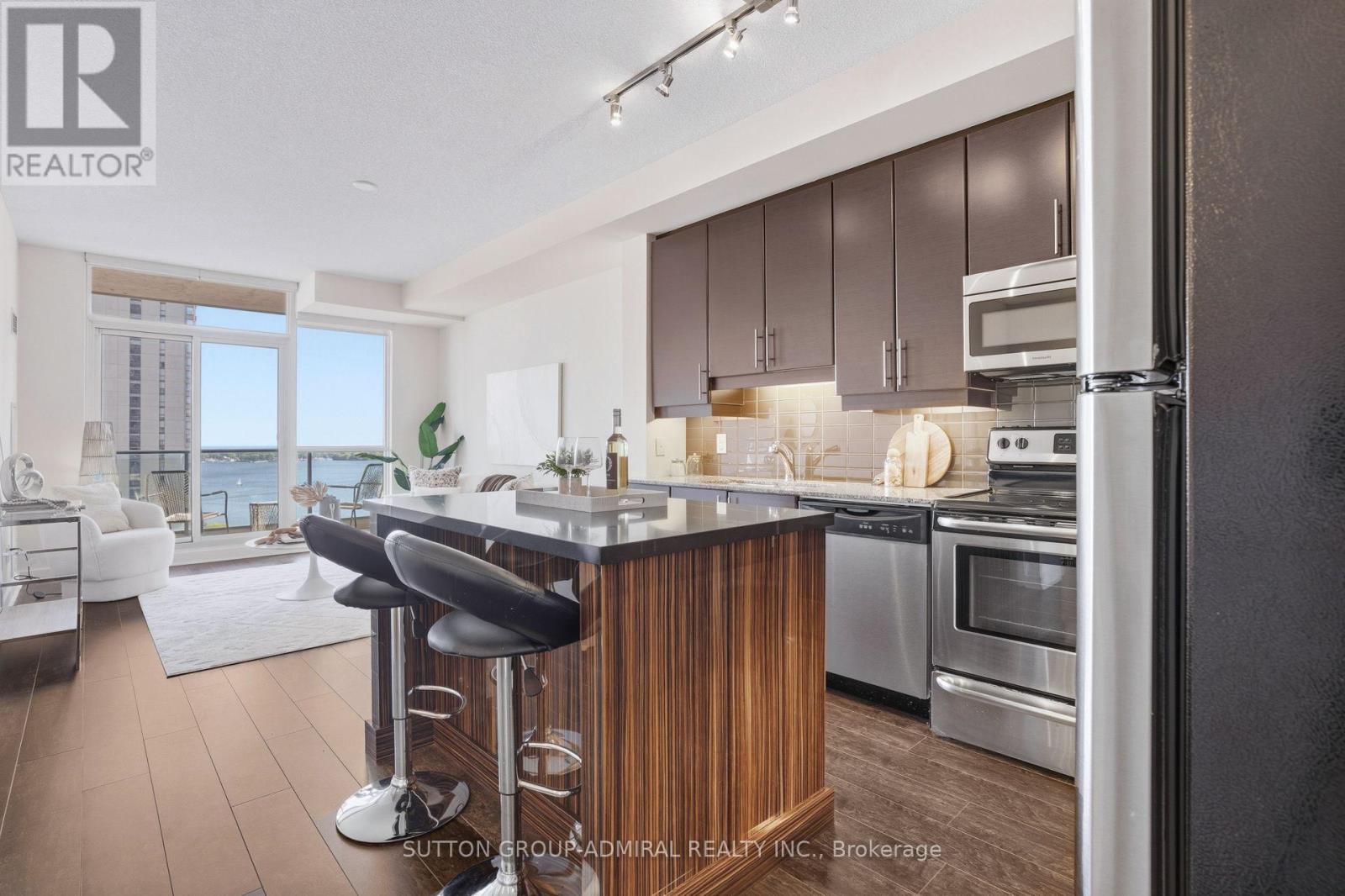 1810 - 33 Bay Street, Toronto, Ontario  M5J 2Z3 - Photo 7 - C12454565