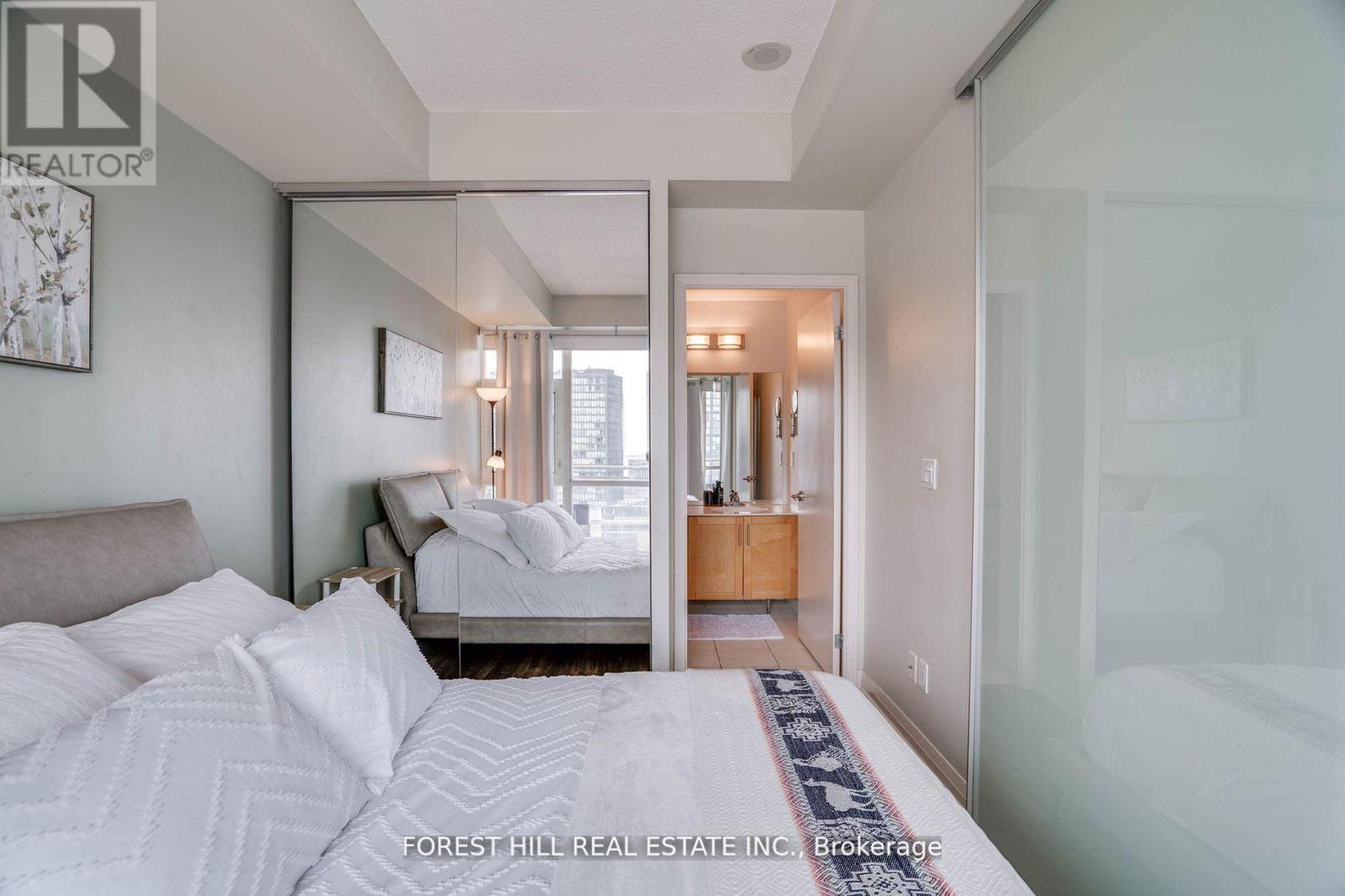 1803 - 220 Victoria Street, Toronto, Ontario  M5B 2R6 - Photo 20 - C12454568