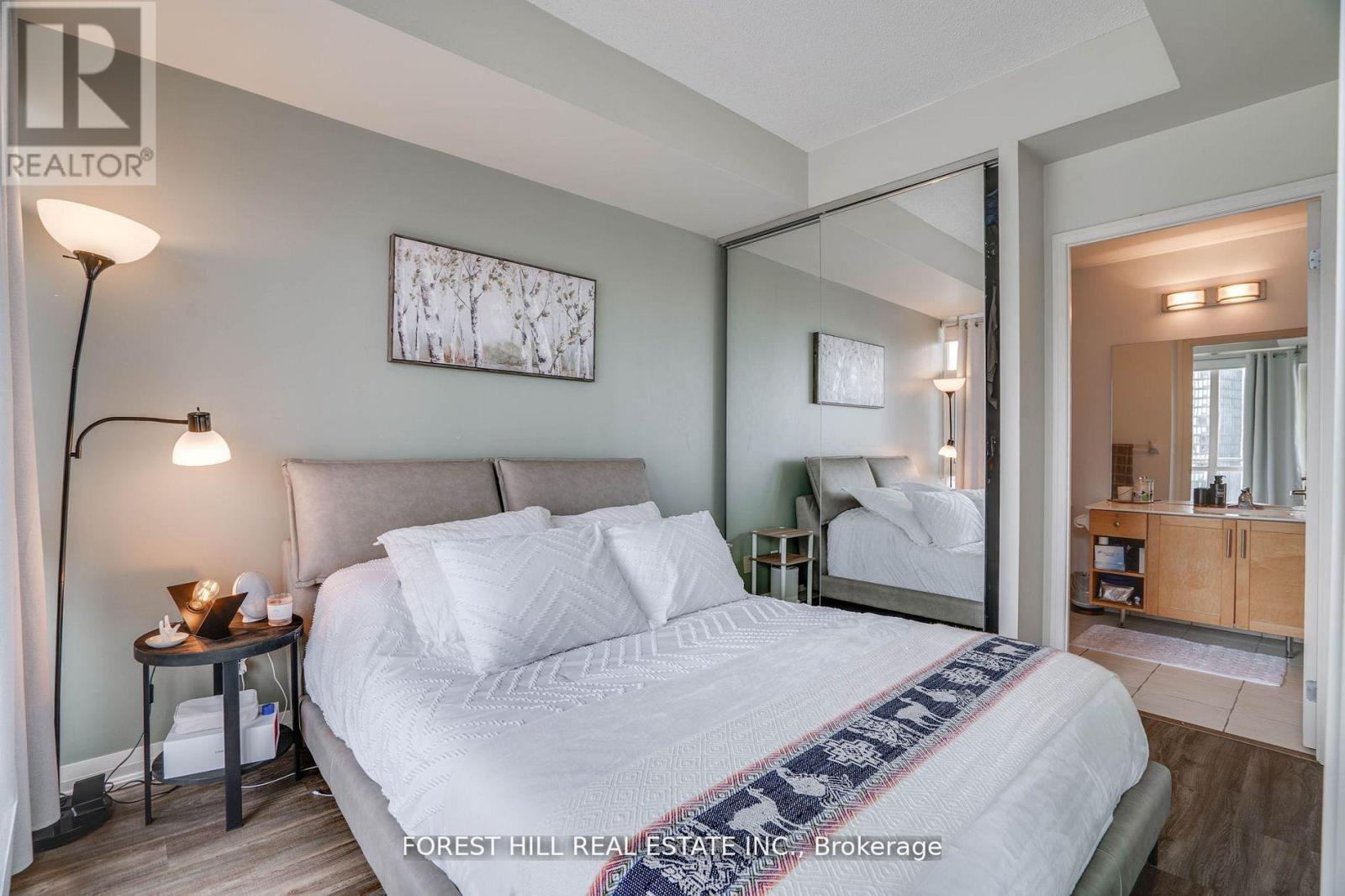 1803 - 220 Victoria Street, Toronto, Ontario  M5B 2R6 - Photo 21 - C12454568